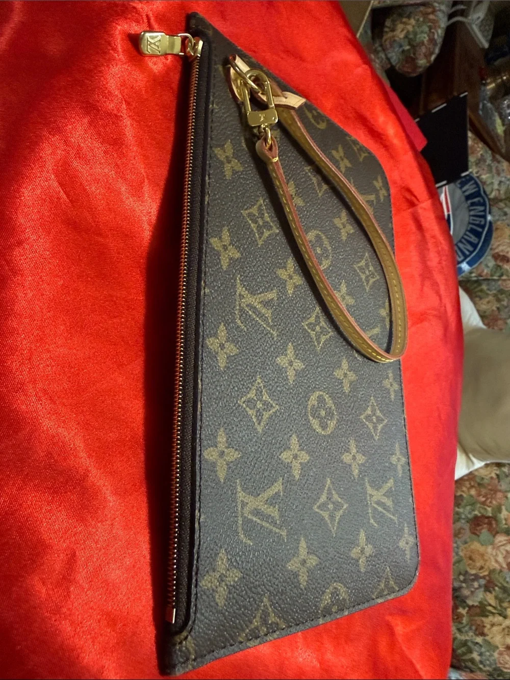 WOW POSHMARK Authentic Louis Vuitton Neverfull Monogram Pochette NWOT